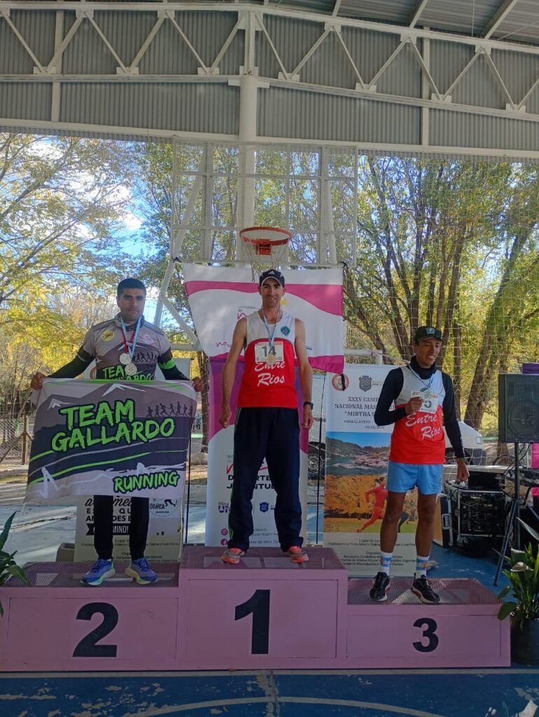 Atletismo: Deportistas de la Escuela Municipal de Crespo se destacaron en campeonatos nacionales