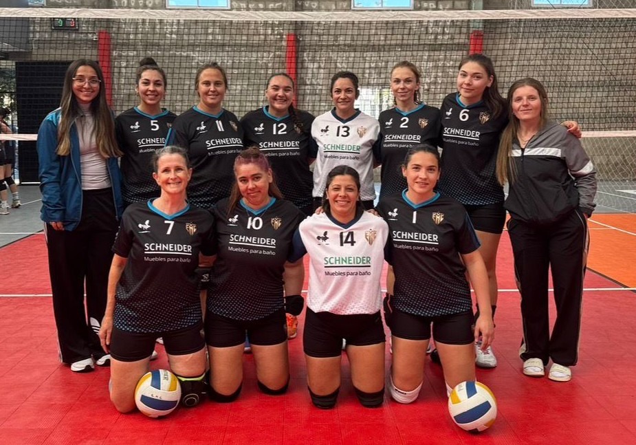 Vóley: el plantel mayor del femenino de la EMC sumó dos triunfos en la Liga La Roca
