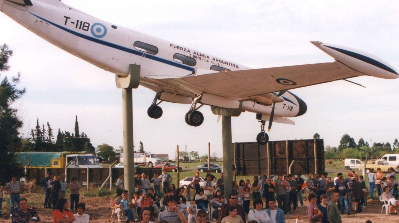 El avión Guaraní en Crespo cumplirá 24 años sobre Ruta 12