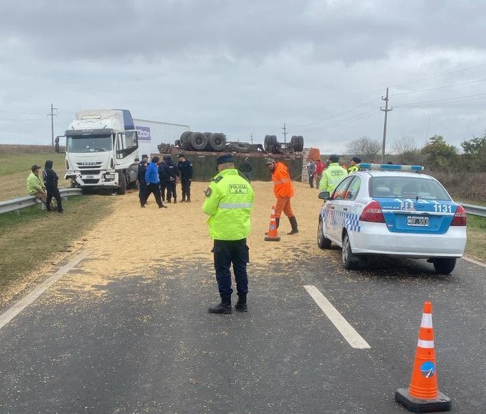 Choque en Ruta 12 en el tramo Nogoyá-XX de Septiembre