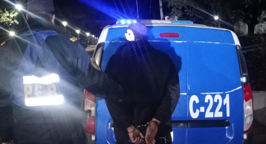 Un detenido, allanamiento y secuestros por amenaza y resistencia a la autoridad en Crespo