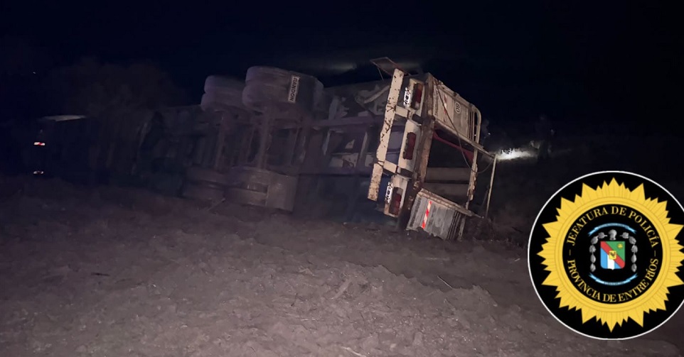Maciá: Vuelco de un camión cargado con vacunos
